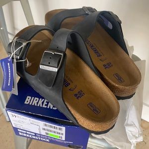 Birkenstock Arizona BS size 39 soft bed black new with tags.